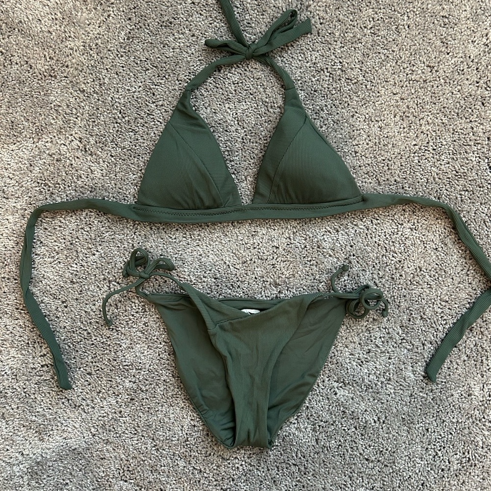 BECCA swim Halter top and bottoms
